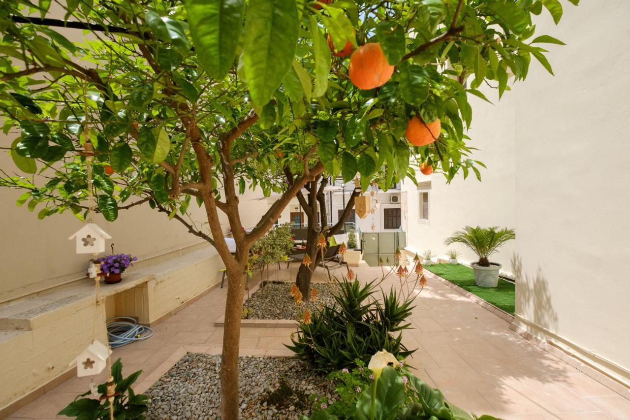 Home With Courtyard In Beating Heart Of Old Town! Chania  Екстер'єр фото