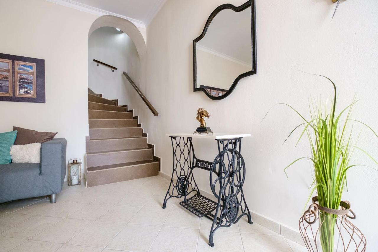 Home With Courtyard In Beating Heart Of Old Town! Chania  Екстер'єр фото