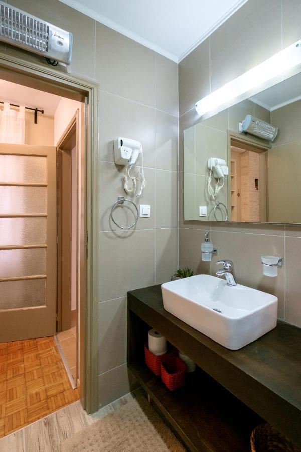 Home With Courtyard In Beating Heart Of Old Town! Chania  Екстер'єр фото