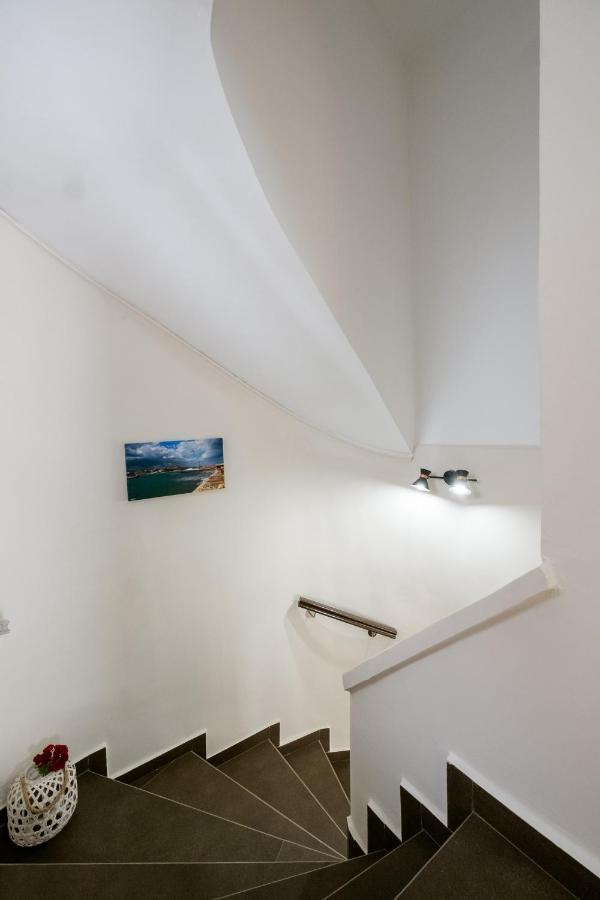 Home With Courtyard In Beating Heart Of Old Town! Chania  Екстер'єр фото